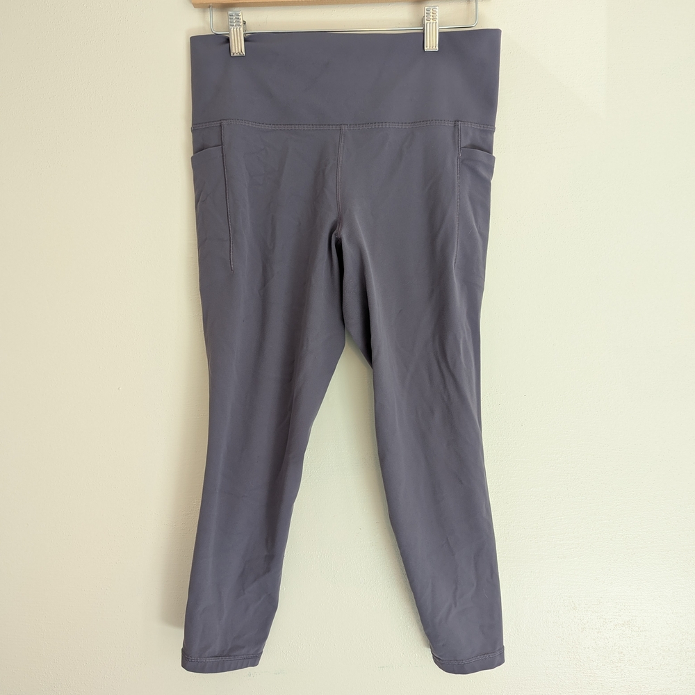 Athleta Salutation Stash 7/8 Leggings